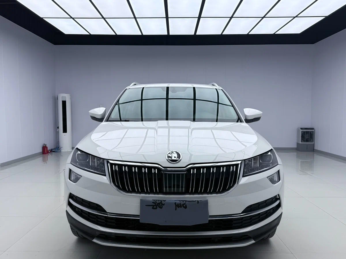 Skoda Karoq с автосалона по цене от 1 749 000 рублей